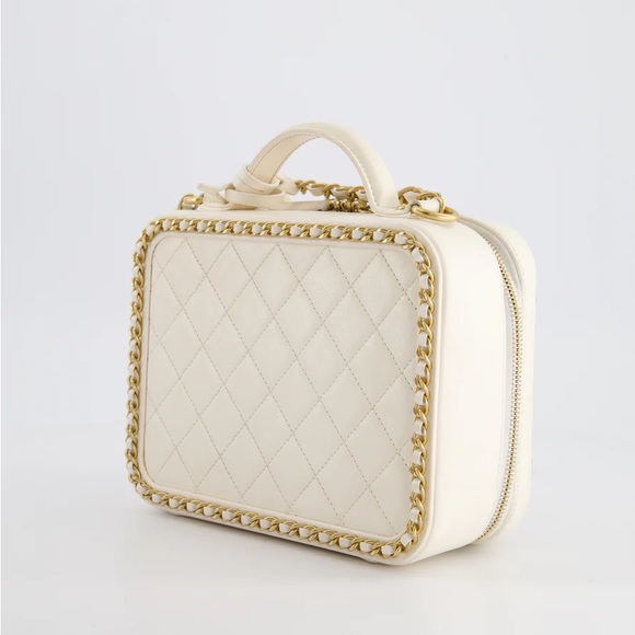Chanel White Filigree Goatskin CC Vanity Case with Gold hardware - Picture 5 of 11